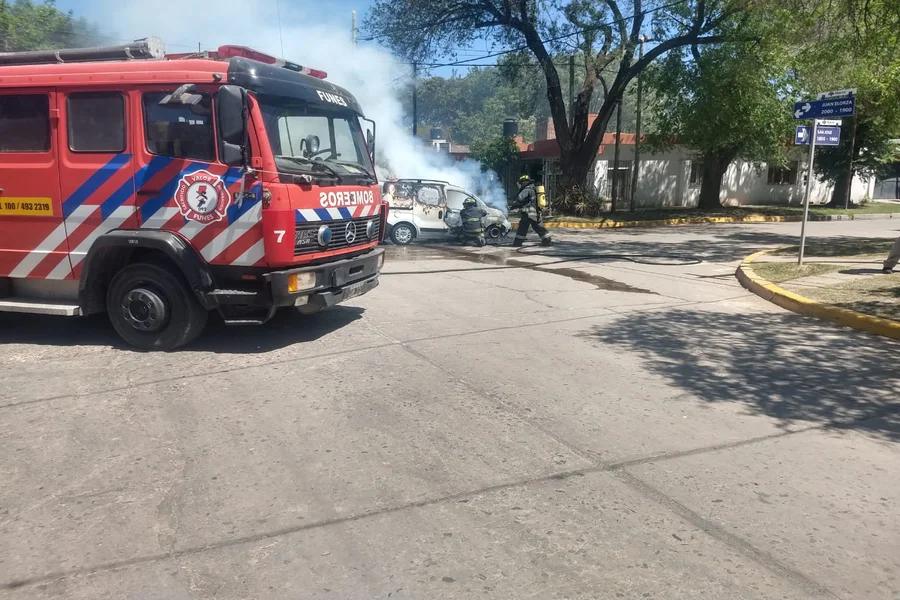 Explosión e incendio en calle Elorza